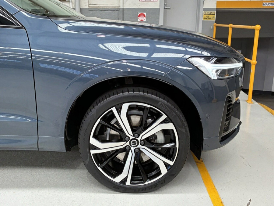 2022 MY23 Volvo XC60 UZ Recharge Ultimate T8 Plug-in Hybrid SUV Image 4