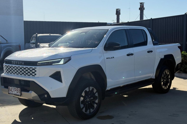 2025 Toyota HiLux GUN126R SR5 48V Ute Image 3