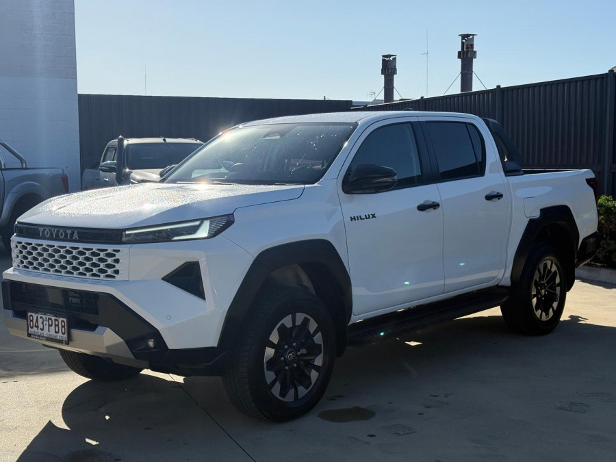 2025 Toyota HiLux GUN126R SR5 48V Ute Image 3