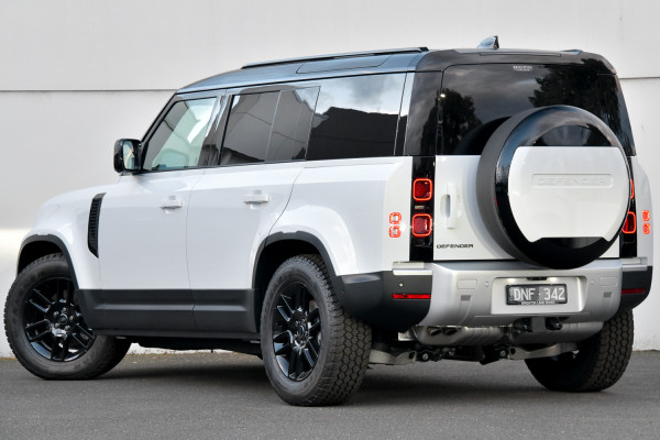 2024 Land Rover Defender L663 110 D250 Hard Top S Coupe image 2