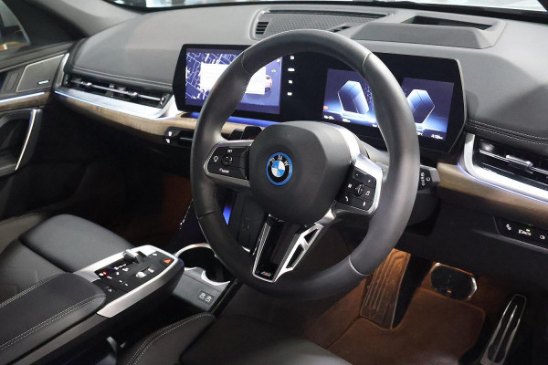 2025 BMW iX1 U11 xDrive30 M Sport SUV image 11