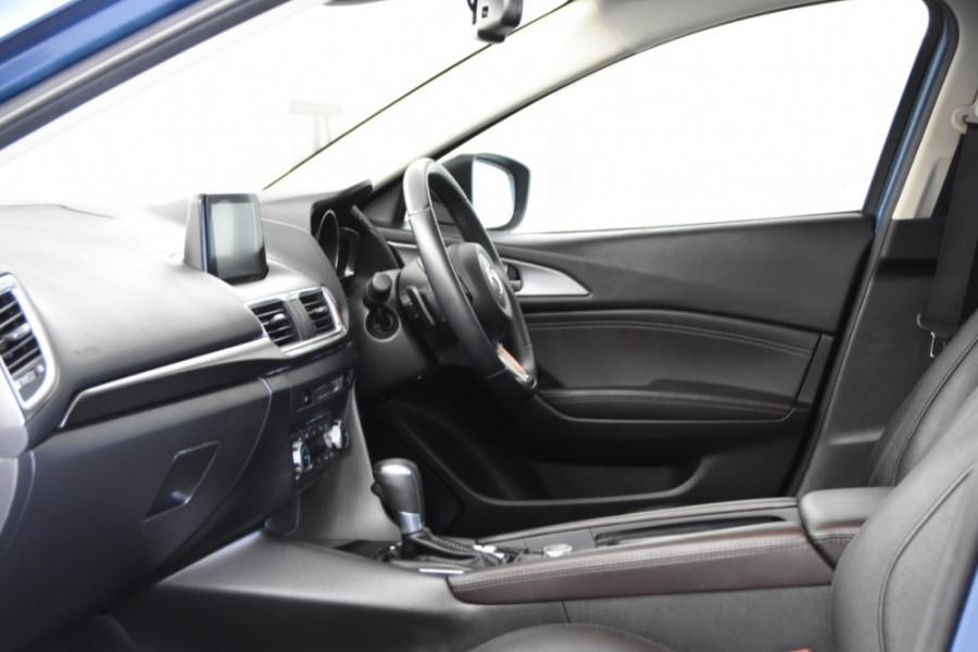 2017 Mazda 3 BN5238 SP25 Sedan Image 5