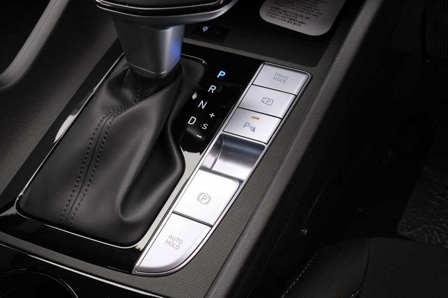 2026 Hyundai i30 CN7.V4 Hybrid Sedan Image 18