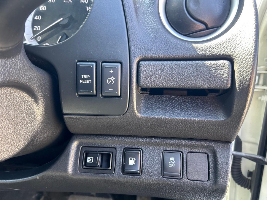 2019 Nissan Navara D23 Series 3 ST-X King Cab Pickup Image 22