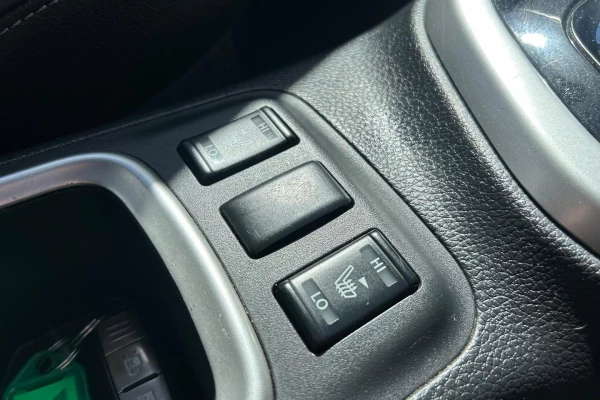 2019 Nissan Navara D23 Series 3 ST-X King Cab Pickup Image 30