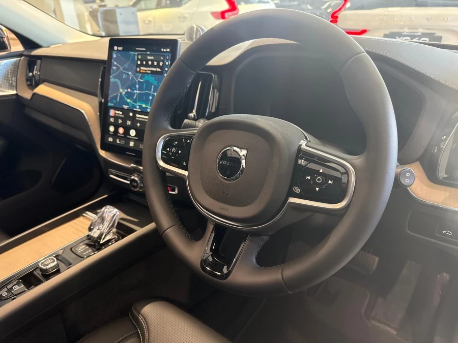 2026 Volvo XC60 UZ Ultra T8 Plug-in Hybrid Dark SUV Image 9