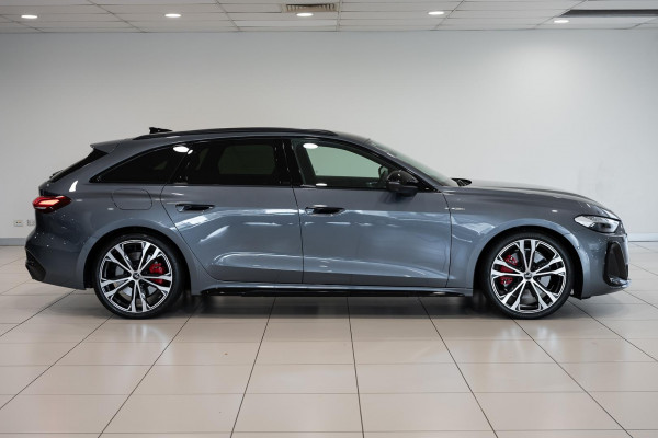 2025 Audi A5 B10 e-hybrid S-Line Wagon image 3