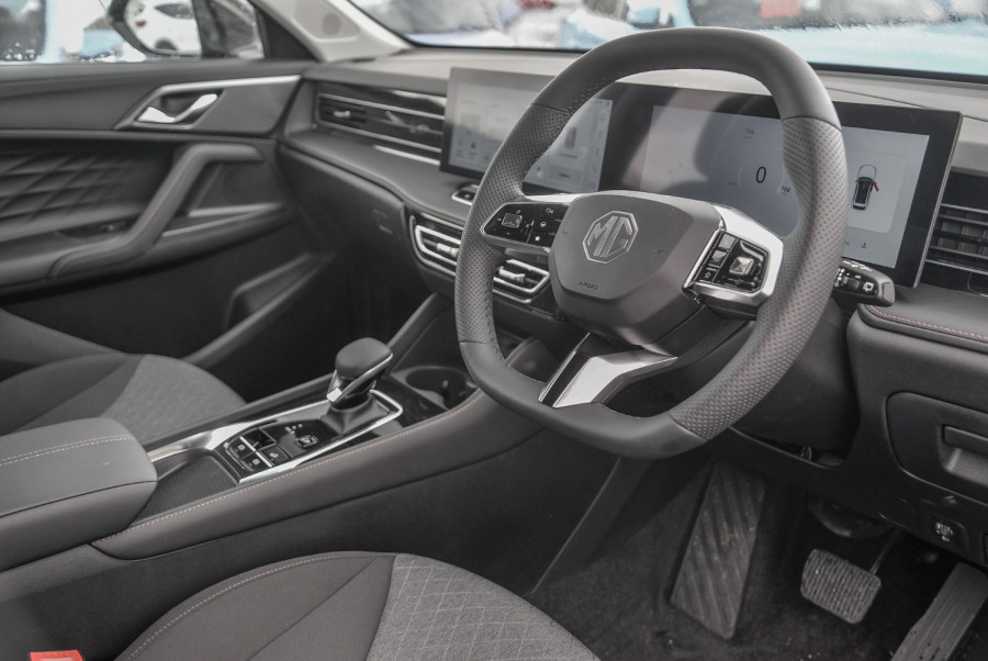 2025 MY24.5 MG HS AS33 Vibe SUV Image 15