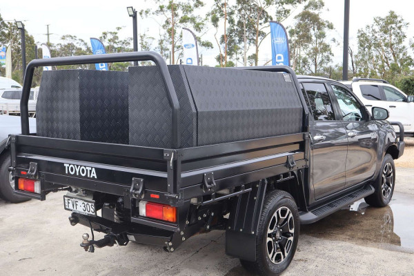 2021 Toyota HiLux GUN126R SR5 Double Cab Chassis Image 5