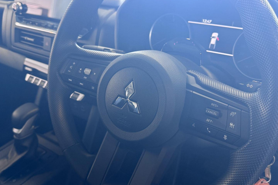 2025 Mitsubishi Triton MV  GLX+ Cab Chassis Image 16