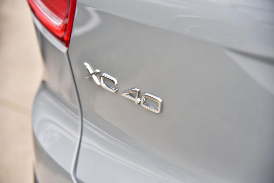2025 Volvo XC40 XZ Plus B4 SUV Image 17