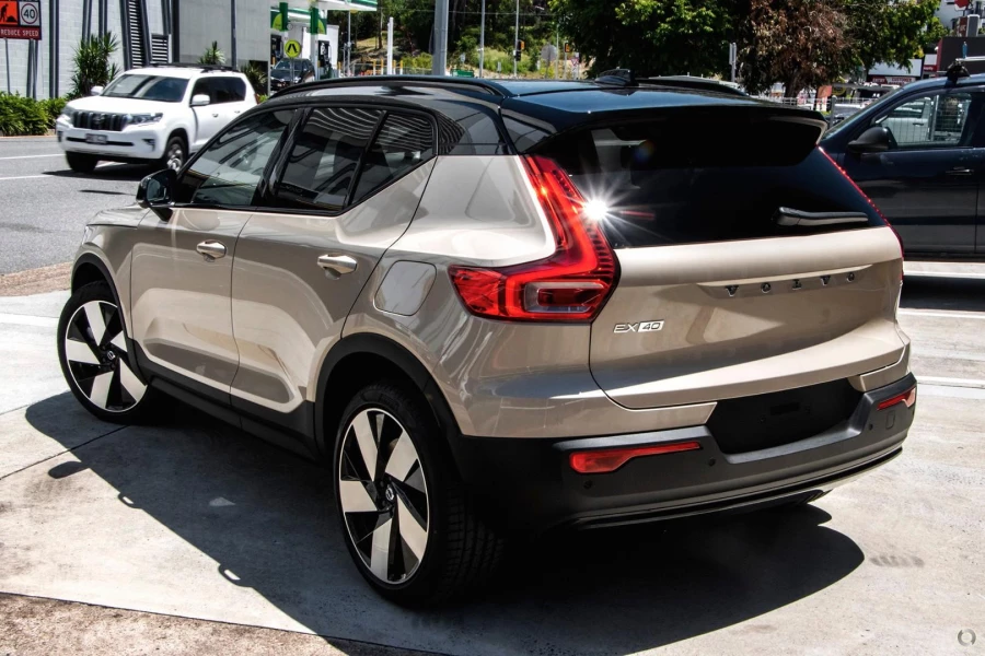 2026 MY27 Volvo EX40  Ultra Single Motor Extended Range SUV Image 4