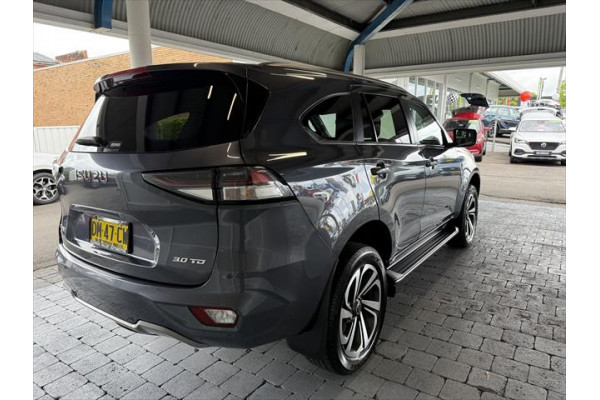2022 Isuzu MU-X RJ LS-T SUV Image 5