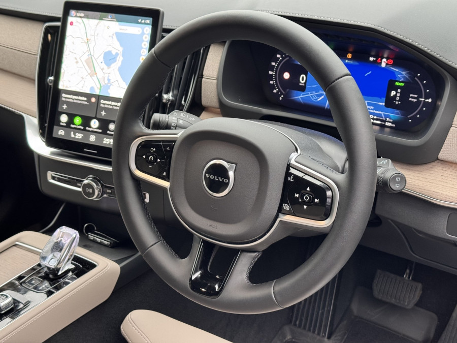 2026 Volvo XC90 L Series Ultra T8 Plug-in Hybrid Dark SUV Image 14