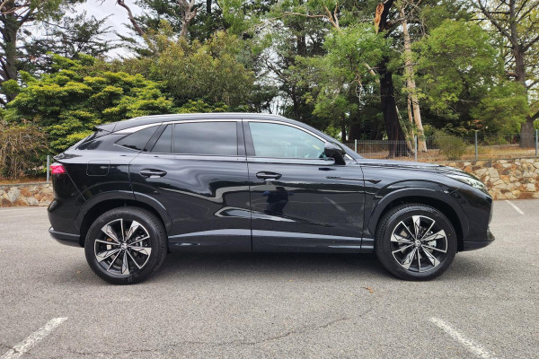2025 MG HS AS33 Essence SUV