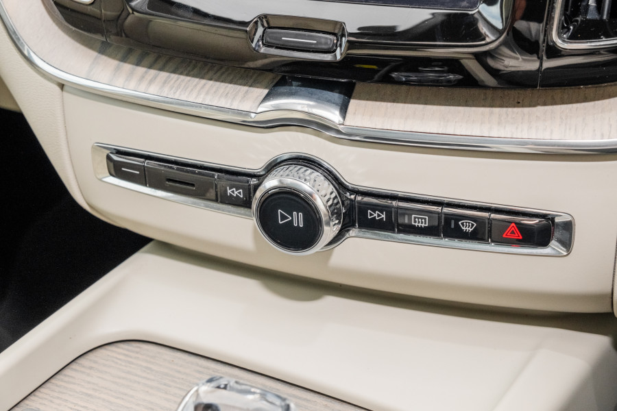 2022 Volvo XC60 UZ B5 Inscription SUV Image 17