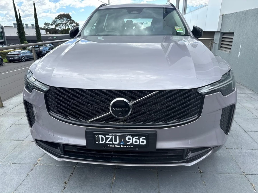 2025 Volvo XC90 L Series Ultra T8 Plug-In Hybrid SUV Image 6