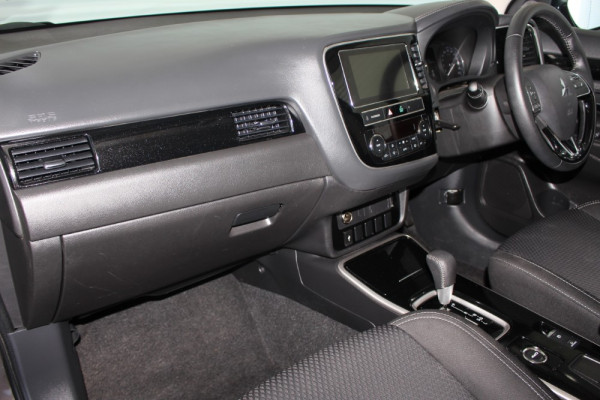 Mitsubishi Outlander ES ZL