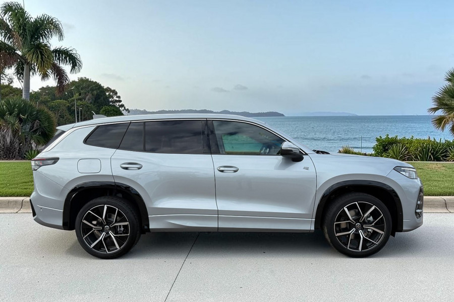 2025 MY26 Volkswagen Tayron R4 195TSI R-Line SUV Image 2