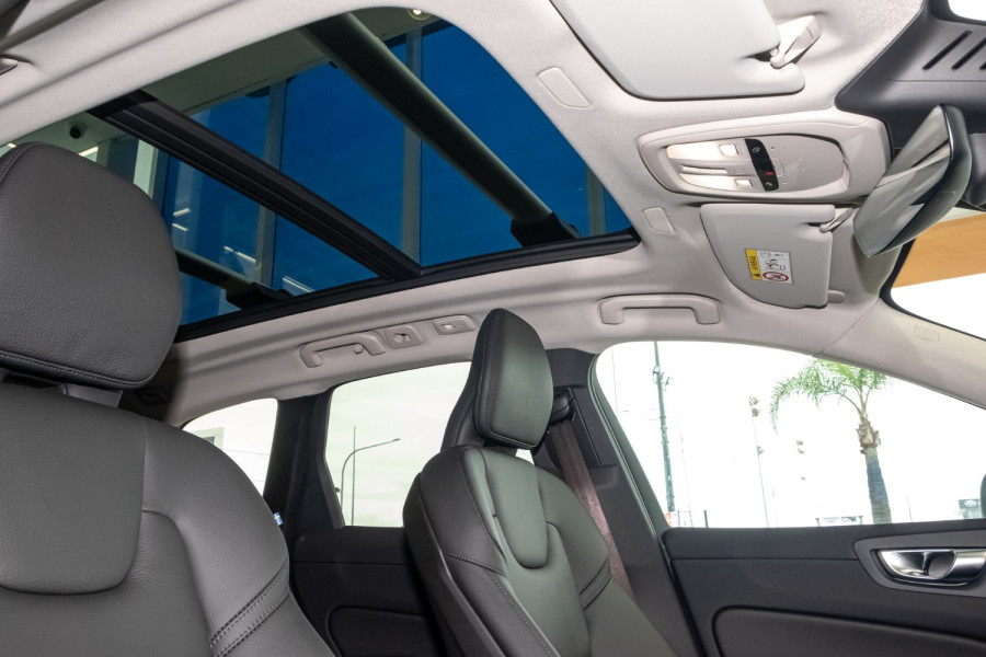 2025 Volvo XC60 UZ Plus B5 SUV Image 17