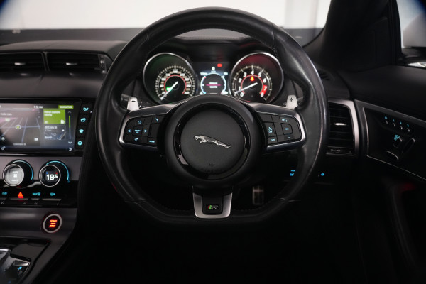 2018 Jaguar F-TYPE R 5.0 SC V8 Coupe image 17