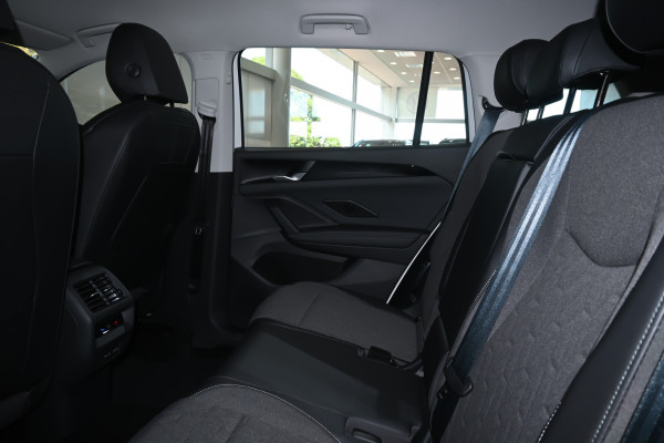 2025 Volkswagen Tayron R4 150TSI Life SUV Image 9