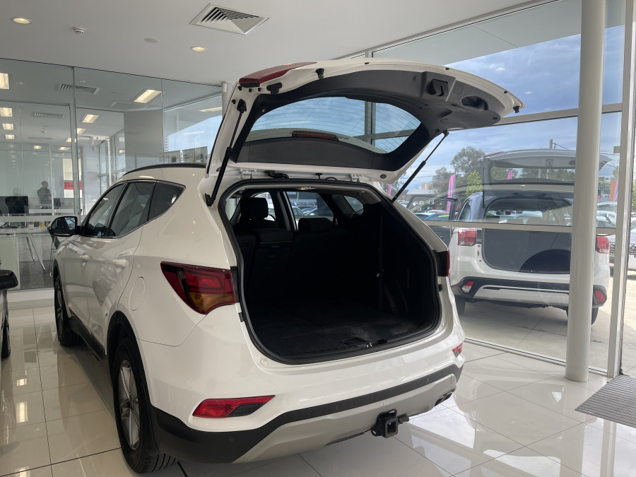 2017 Hyundai Santa Fe Active Wagon Image 10