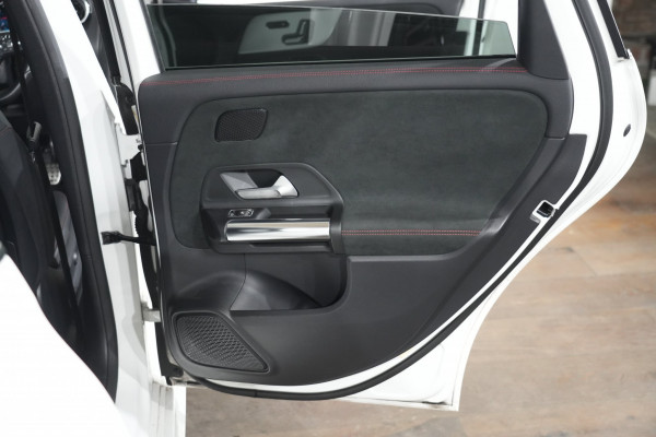 2021 Mercedes-Benz B180 Hatch image 30