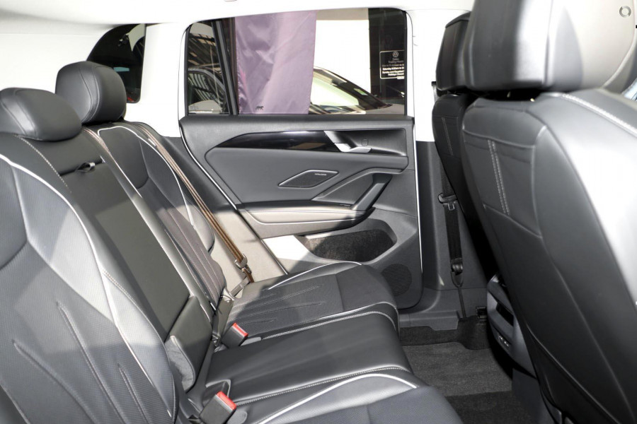 2026 Volkswagen Tiguan CT 150TSI eHybrid Elegance SUV Image 9
