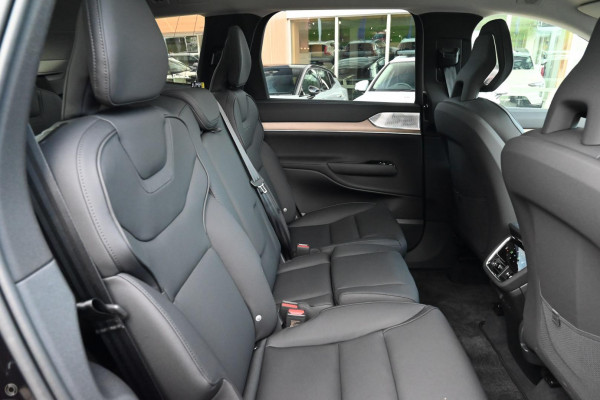 2026 Volvo EX90  Ultra Twin Motor Performance SUV Image 8