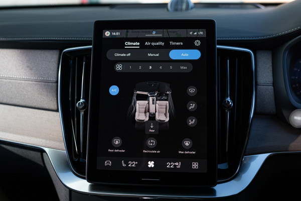 2026 Volvo XC90 L Series Ultra B5 Dark SUV Image 30