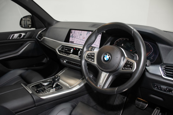 2018 BMW X5 xDrive30d M Sport SUV image 16