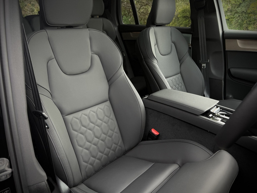 2026 Volvo XC90 L Series Ultra B5 Bright SUV Image 12