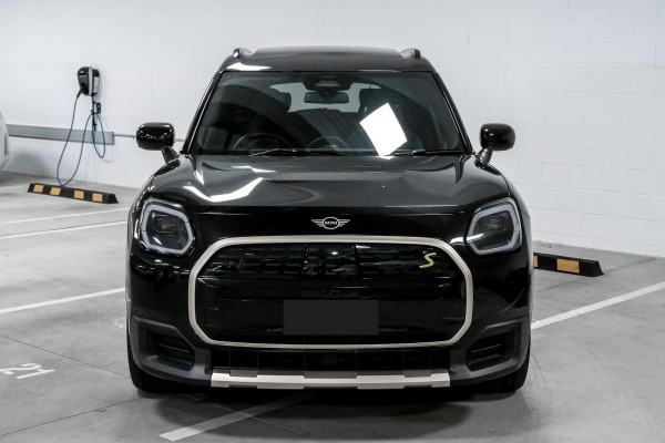 2024 MINI Countryman U25 SE Favoured SUV image 4