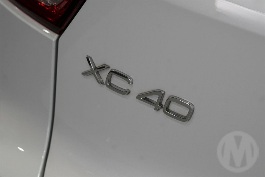 2025 MY26 Volvo XC40 XZ Plus B4 SUV Image 16