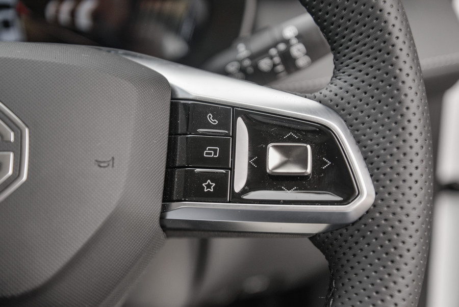 2024 MY24.5 MG ZS ZS32 Essence Hybrid+ SUV Image 19