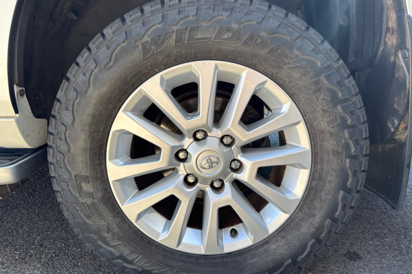 2016 Toyota LandCruiser Prado GDJ150R Kakadu SUV Image 16