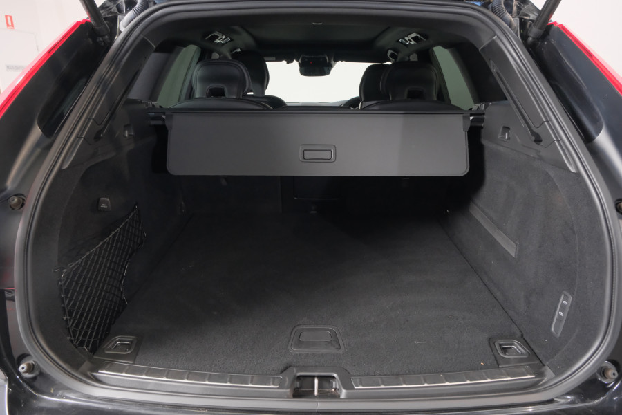 2019 Volvo XC60 UZ T8 R-Design SUV