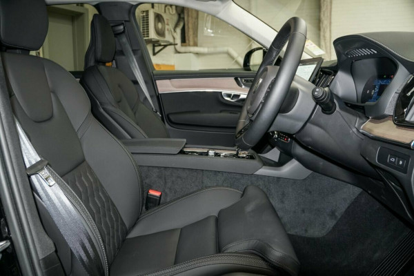 2025 MY26 Volvo XC90 L Series Ultra B5 Dark SUV Image 8
