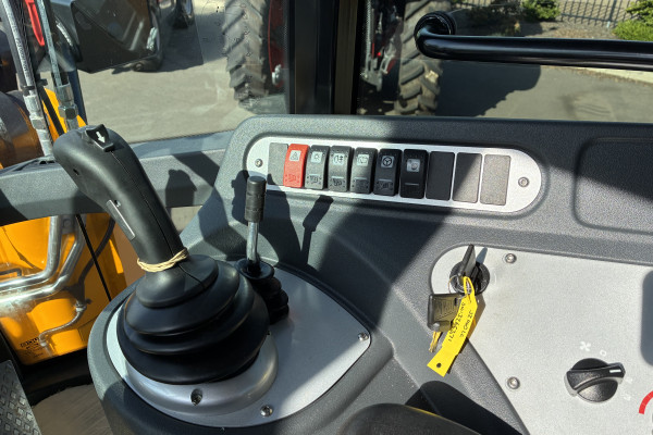 2025 JCB WHEELED LOADER Wheel Loader Image 7