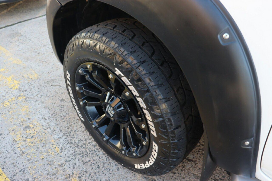 2018 Nissan Navara D23 Series 3 ST Dual Cab Pickup Image 12