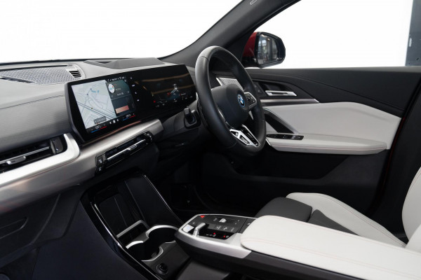 2024 BMW iX2 U10 xDrive30 M Sport SUV image 8