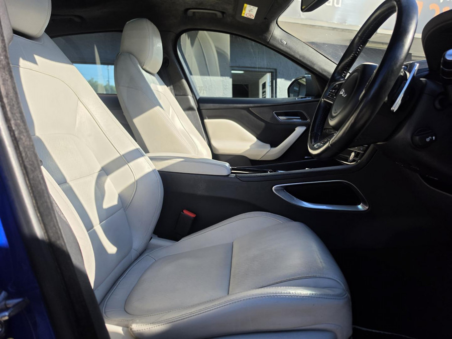 2016 MY17 Jaguar F-PACE X761 First Edition SUV Image 16
