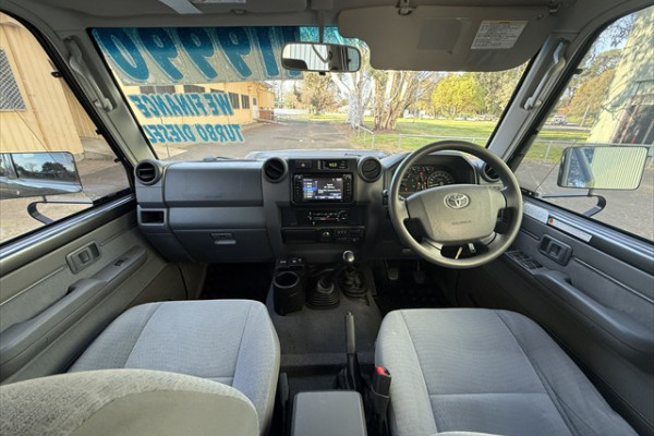 2022 Toyota LandCruiser VDJ79R GXL Cab Chassis Image 12
