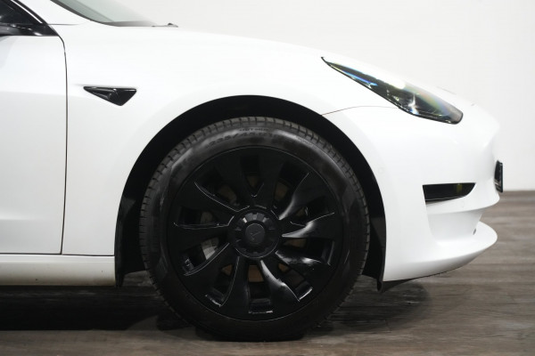 2022 Tesla Model 3  Rear-Wheel Drive Sedan Image 5