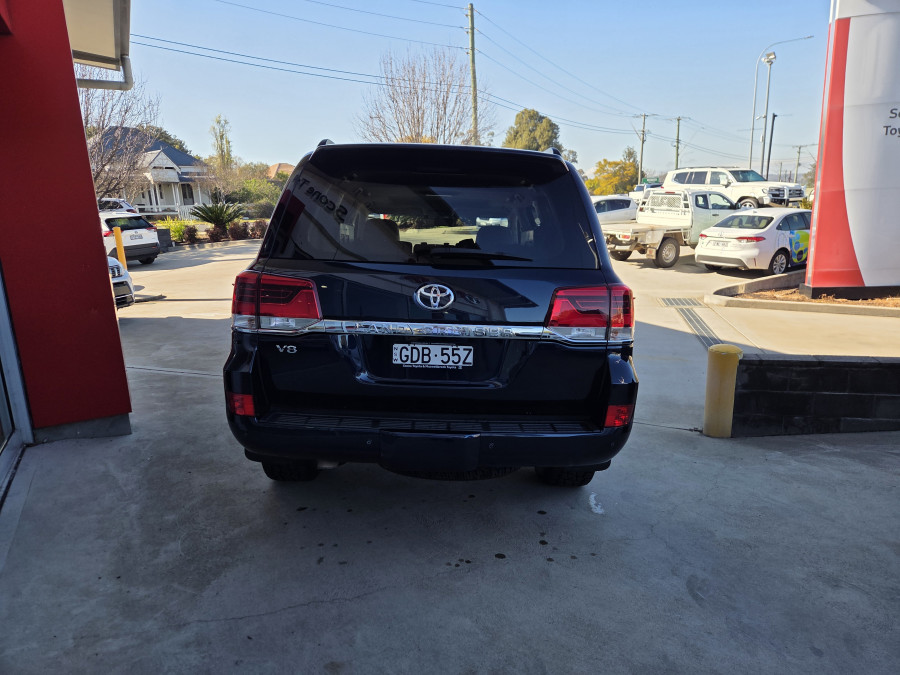 2019 Toyota LandCruiser VDJ200R VX SUV Image 5