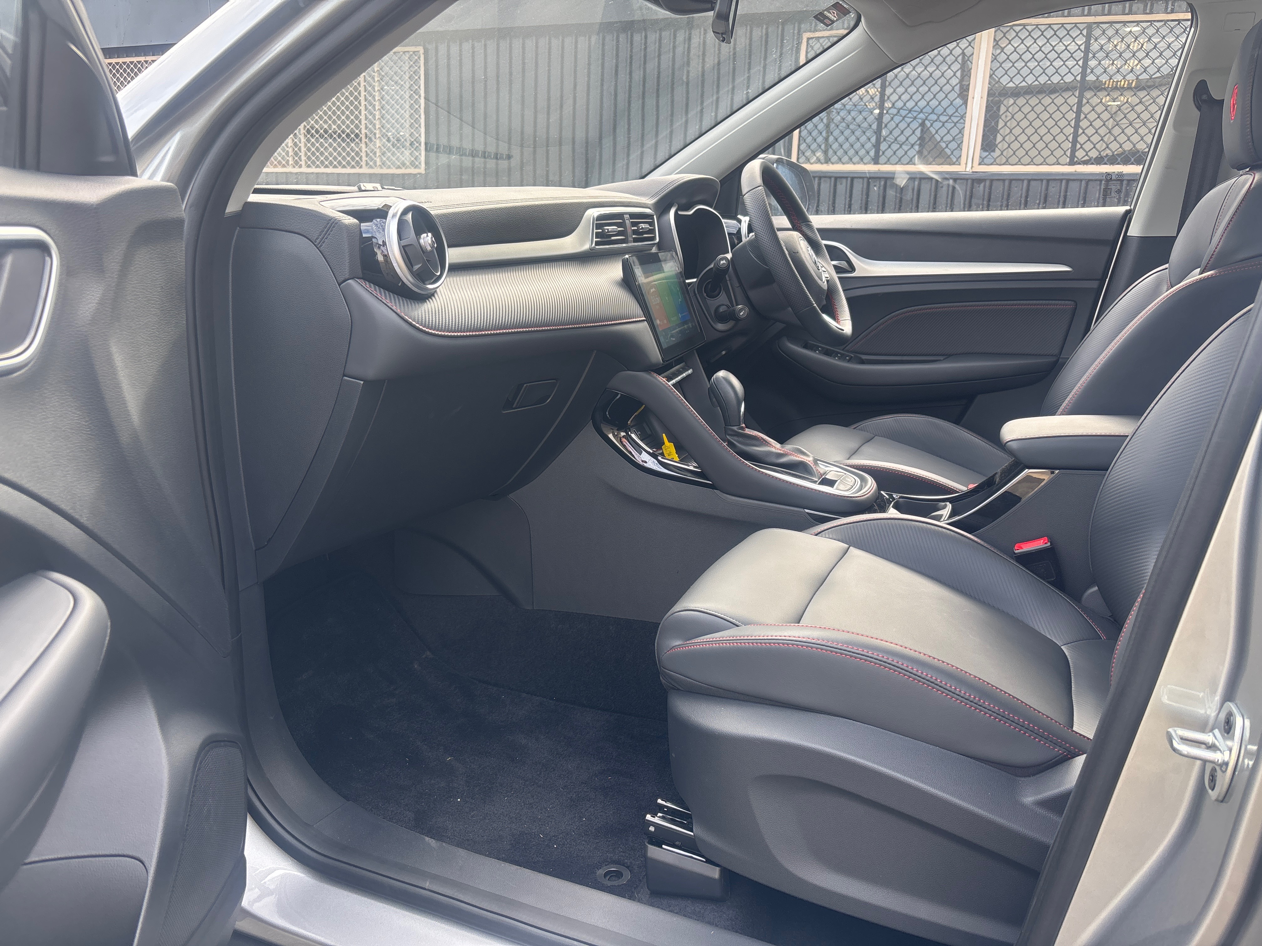 2024 MG ZST S13 Essence SUV Image 10