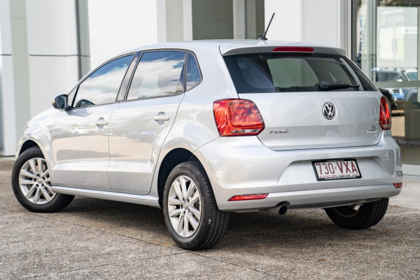 2015 Volkswagen Polo Hatchback Image 2