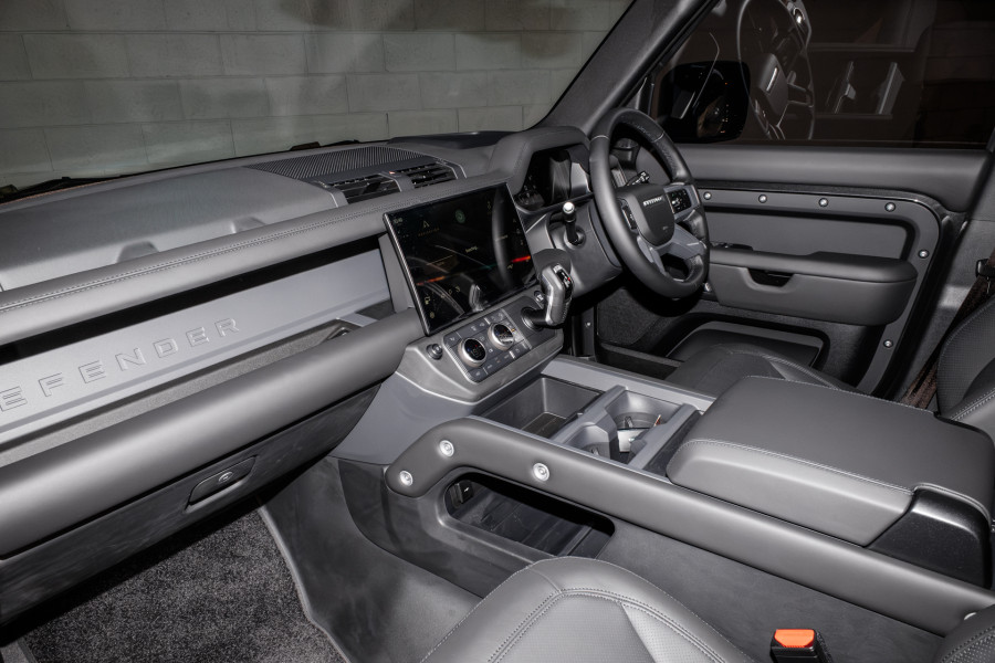 2026 Land Rover Defender L663 110 P425 X SUV