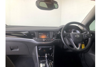 2017 Holden Astra BK  R+ Hatchback image 15